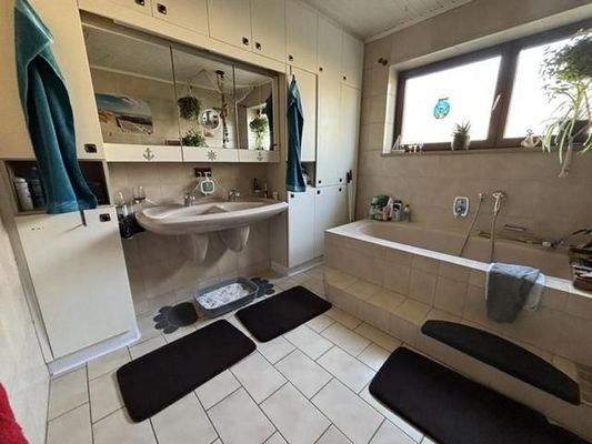 Erdgeschoss - Badezimmer