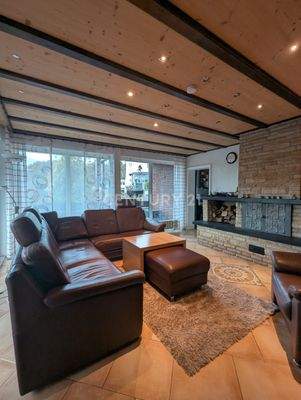 Offener Kamin für entspannte Stunden im Winter