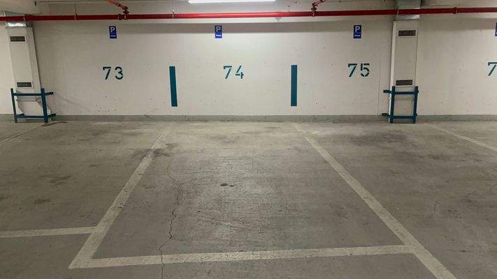 Tiefgaragenplatz 74