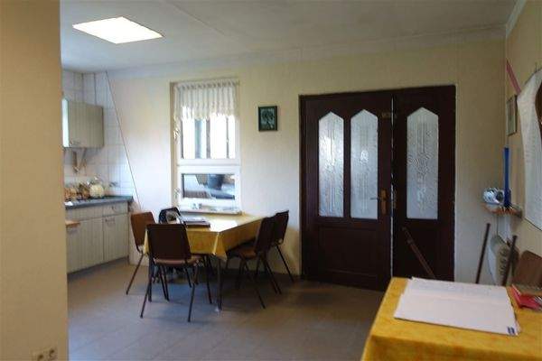 Aufenthaltsraum mit Küchenzeile