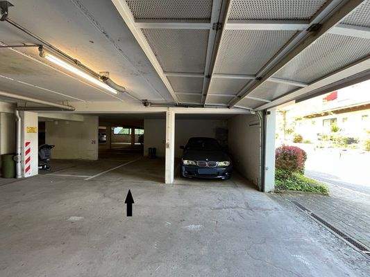 Stellplatz und Einfahrt