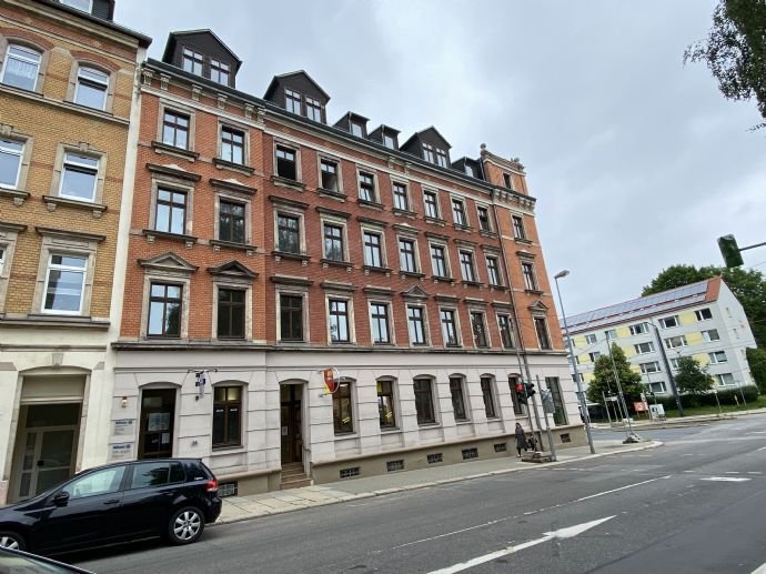 Große 2 Zimmerwohnung mit Balkon Hochparterre WG geeignet