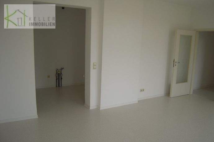 Zentrumsnahe 1-R-Wohnung, Bahnhofstraße, Duschbad mit Fenster, abgeschl