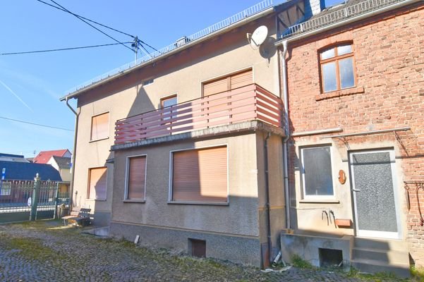 Wohnhaus mit Heizraum