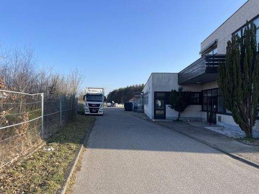 Zufahrtsstraße Ostseite