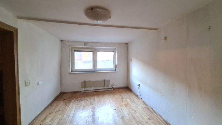 15 Schlafzimmer im Obergeschoss.jpg