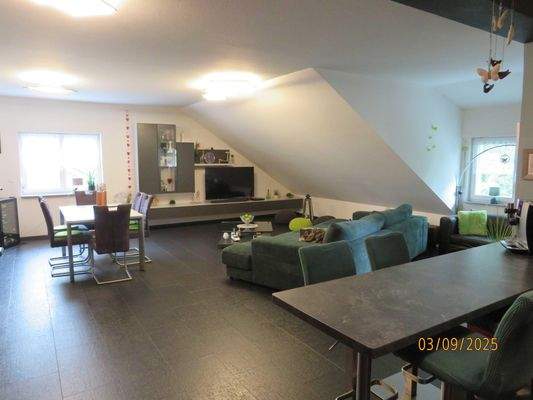Blick in den Wohn-/Essbereich