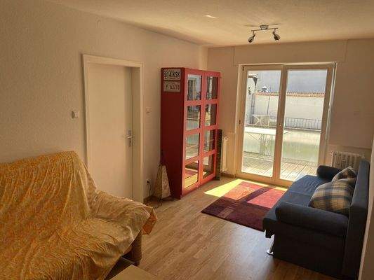 OG Wohnzimmer mit Ausgang zum Balkon