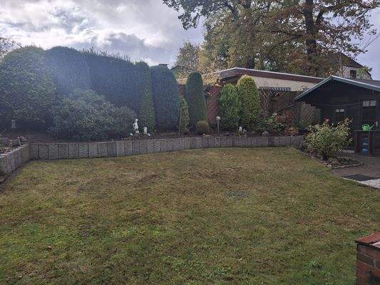 Garten mit Gartenhaus