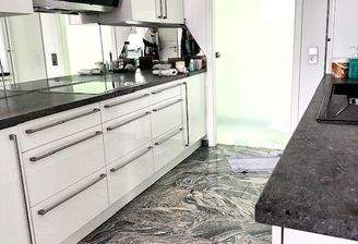 hochwertige Einbauküche 