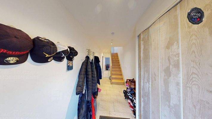 RF-1332 EG Eingangsbereich