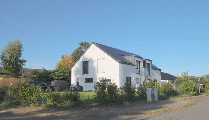 Imposantes DHH BJ 2022 in KfW40plus-Qualität für Sie