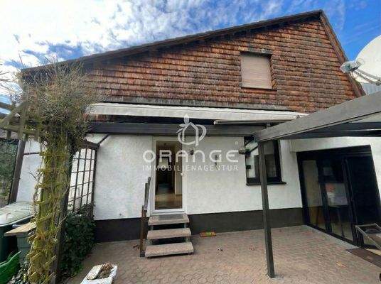 Der Freisitz kann auch vom Wohnzimmer erreicht werden