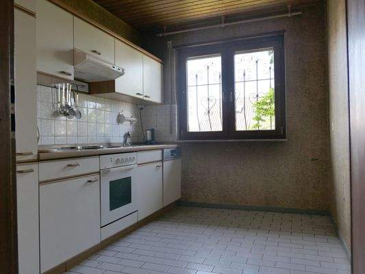 separate Küche mit genügend Platz