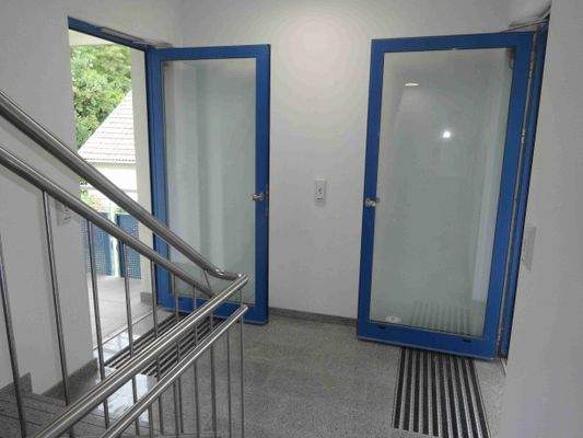 Treppenhaus Ausgang Laubengänge.jpg
