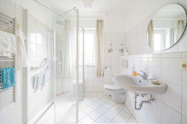 Badezimmer im Erdgeschoss