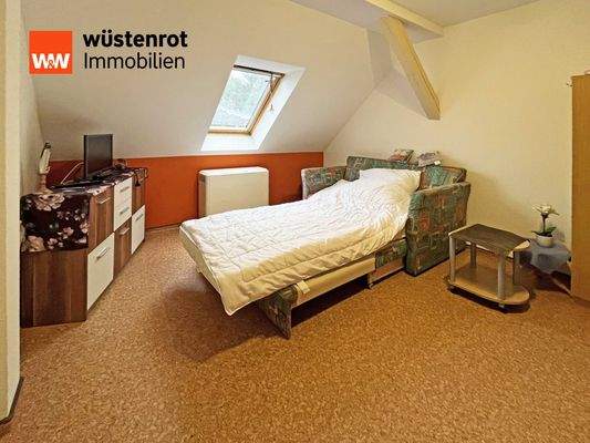 H13 Zimmer Dachgeschoß2