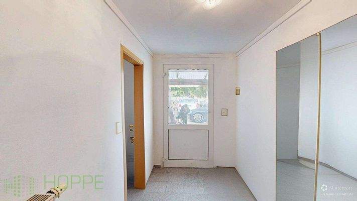 Flur 2 Bild 2_defurnished