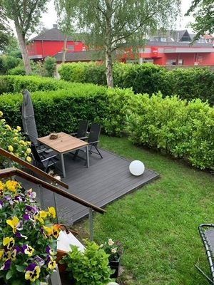 Garten mit Terrasse.jpg
