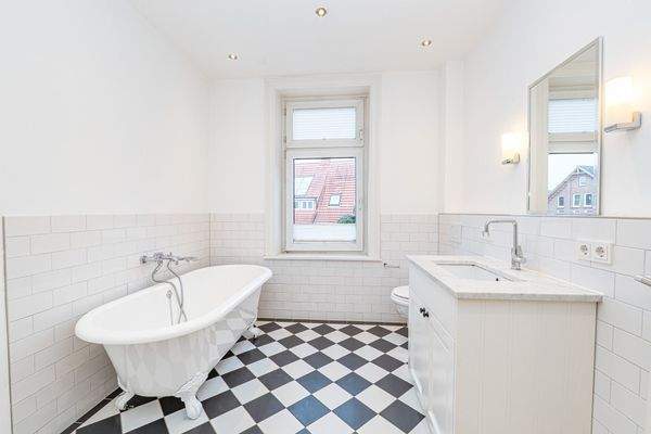 Badezimmer mit Badewanne