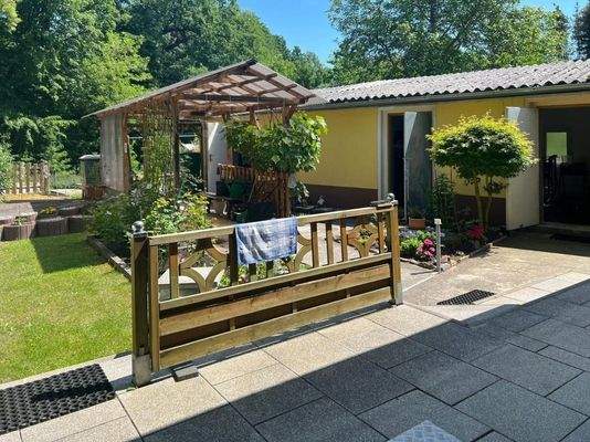 Garten und Nebengebäude