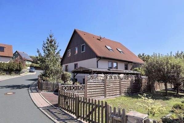 Zweifamilienhaus in ruhiger Idylle