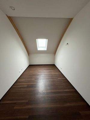Dachgeschoss Raum.JPG