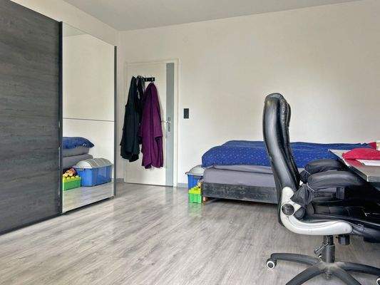 Schlafzimmer EG (2).jpg