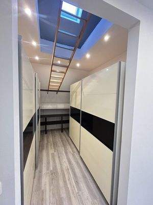 Begehbarer Kleiderschrank