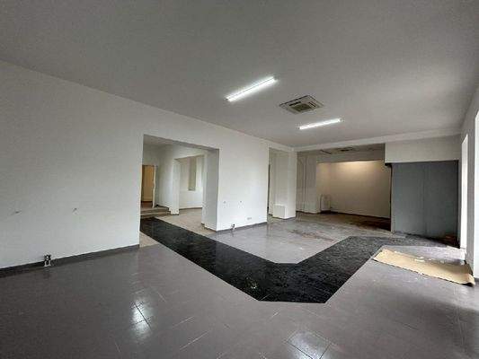 Geschäftsfläche quer