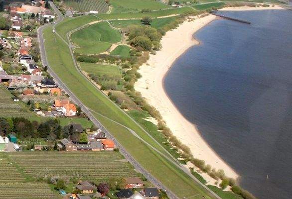 Elbe und Deich bei Hollern-Twielenfleth