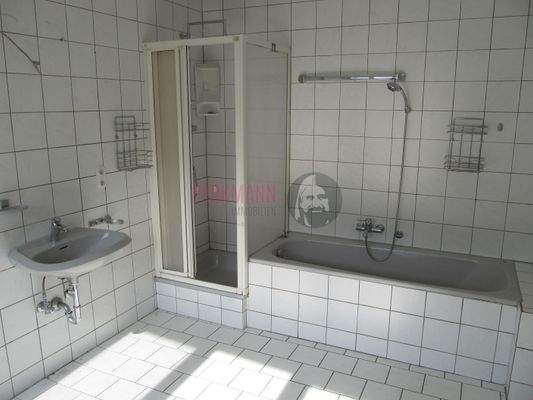 Badezimmer 1 Wohnhaus