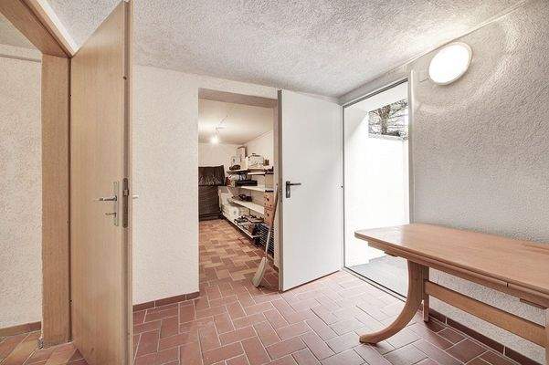 Keller und Ausgang Garten