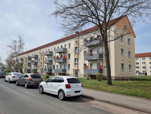 Wohngebäude mit Balkonen