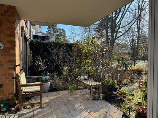 Südterrasse + Garten