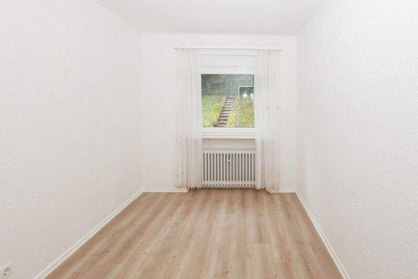 Esszimmer mit Blick ins Grüne