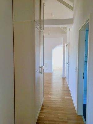 Flur mit Einbauschrank