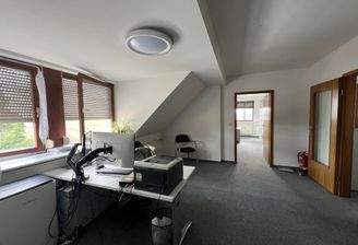 Eingangsbereich/Büro