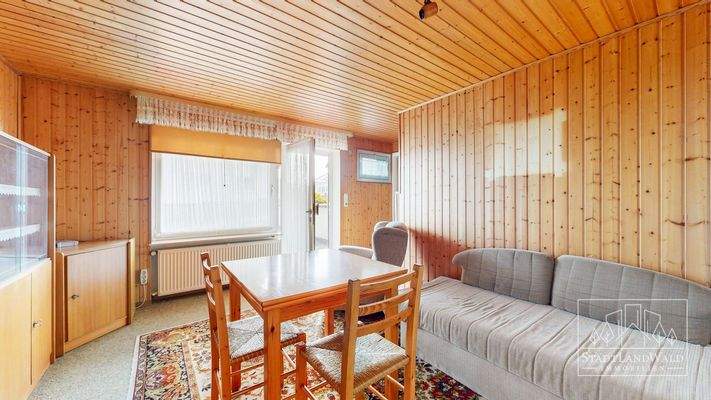 UG - Hobbyraum mit Eingang von Hof