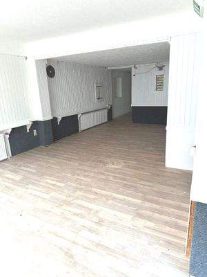 Raum von der Straße aus 