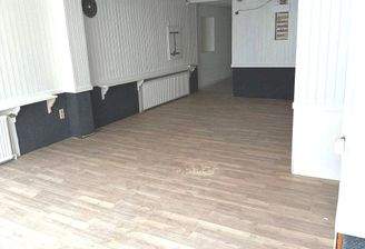 Raum von der Straße aus 