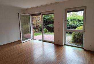 Wohnzimmer mit Terrassenzugang