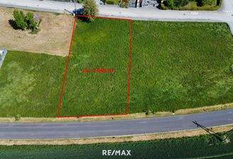 1 Grundstück 1.048 m²