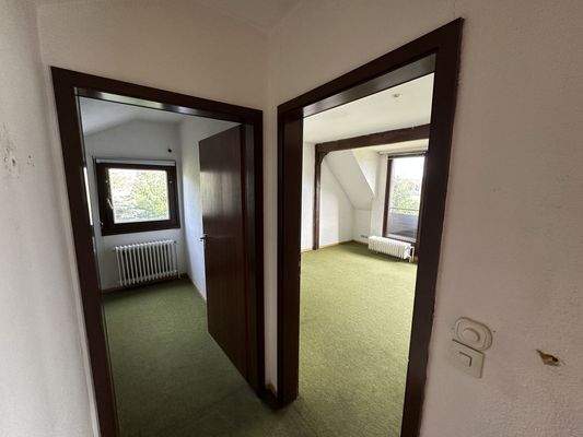  Zugang zu beiden Zimmern OG