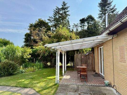 Terrasse mit Überdachung