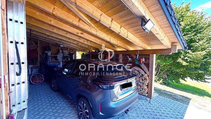 Carport mit Stauraum