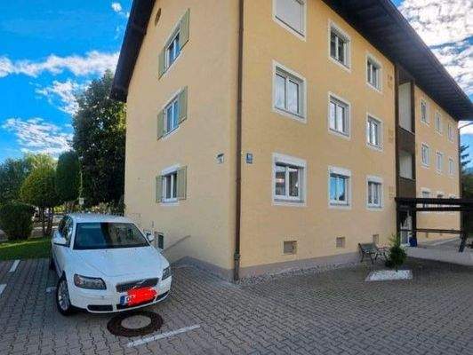 Hausansicht+PKW Stellplatz