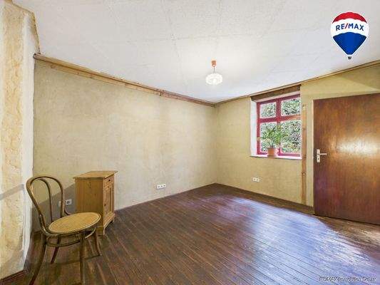 RE/MAX Immobilien DeLux Einfamilienhaus Mettlach-Dreisbach Zimmer