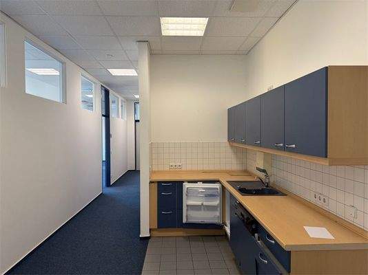 Flur mit offener EBK 1