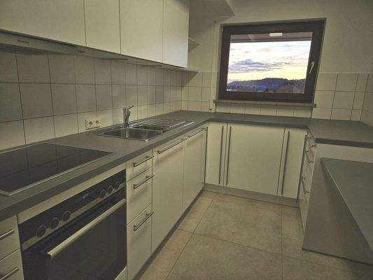 Ihre Küche, modern und funktional und neuwertig